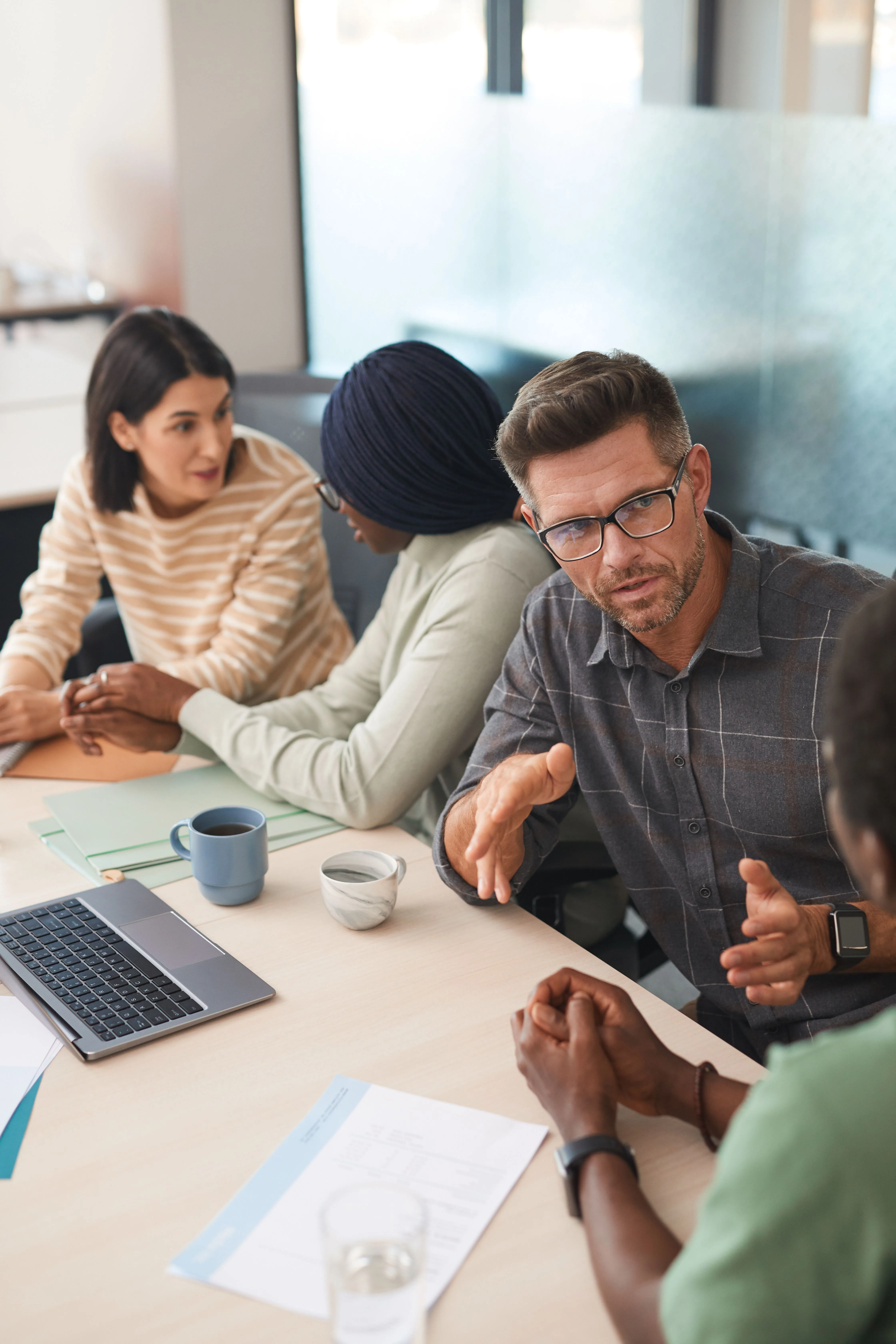 Calm and measured communication from an LTLP behaviour specialist